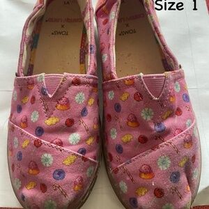 Girls size 1 Candyland Toms